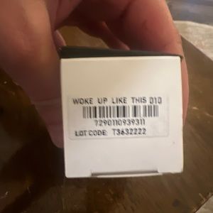 WOKE UP LIKE THIS
FLAWLESS BASE FOUNDATION Shade 010